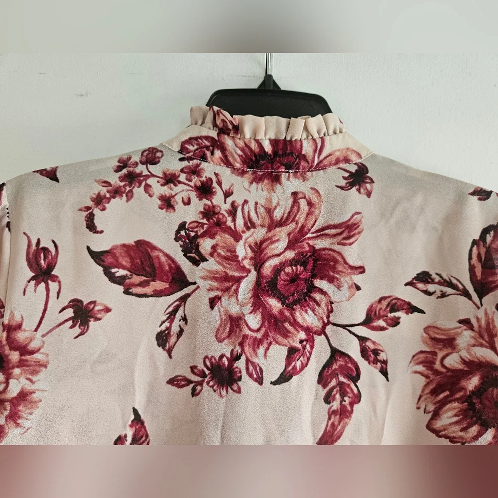 Lily White Women's Blouse Floral Burgundy Pink Long Sleeves Lightweight Size M - Picture 7 of 9
